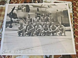 Ww Ii Photograph Air Force B 17 Bomber Crew 139 Lt Klein Pilot 1942 - 45 11 X 8