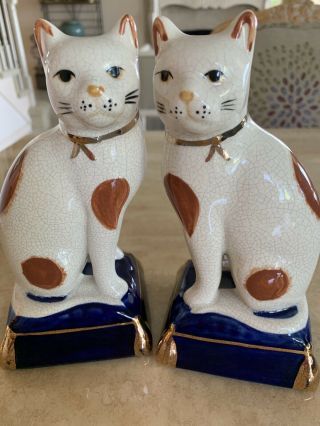 Vintage 2 Fitz & Floyd Porcelain Cats On Blue Pillows Figurines Bookends