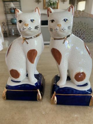 Vintage 2 FITZ & FLOYD Porcelain Cats on Blue Pillows Figurines Bookends 2