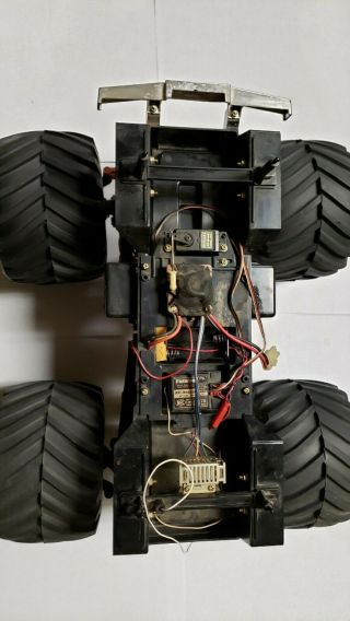 Vintage Tamiya Red Clod Buster 4x4x4 R/C Monster Truck with Charger and Remote 8