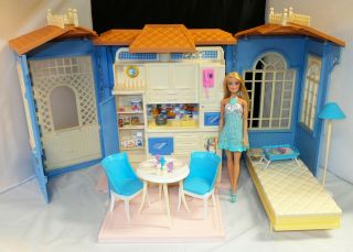 Vintage 1998 Mattel Barbie Cottage Dream House - Folding / Twisting House