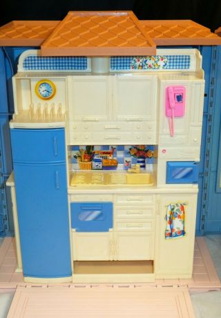Vintage 1998 Mattel Barbie Cottage Dream House - Folding / Twisting House 3