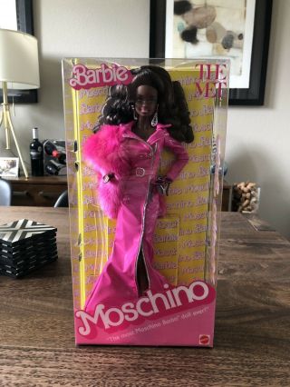 LIMITED EDITION Moschino Barbie Doll AA Met Gala Rare 7