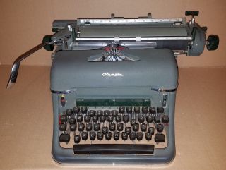Vintage Olympia Sg1 Deluxe Dark Green Typewriter