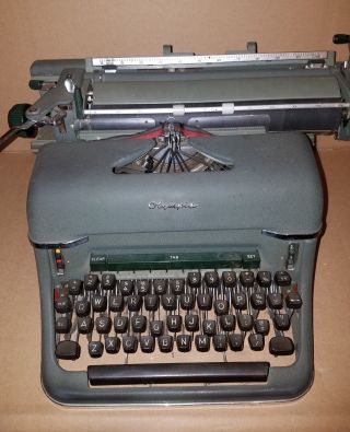 Vintage Olympia SG1 Deluxe Dark Green Typewriter 2