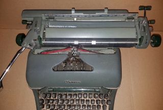 Vintage Olympia SG1 Deluxe Dark Green Typewriter 3