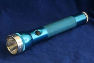 Vintage Mag - Instrument Veri - Beam Three D Cell Blue Flashlight.  12.  5 ".  1980 