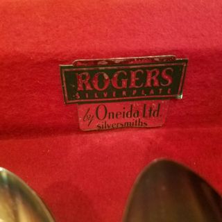 WM.  A.  Rogers A1 Plus Oneida Ltd Silverware 26 Set Flatware Case Silver Vintage 7