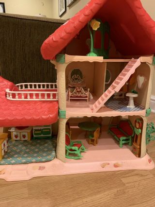 Vintage Berry Happy Home Strawberry Shortcake Doll House With Accessories Dolls 8