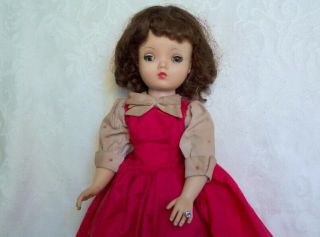Vintage Madame Alexander Cissy Doll with Extra Clothes 3