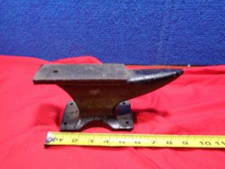 Vintage Blacksmith Bench Size Anvil (8 Pounds - 12 Ounces)