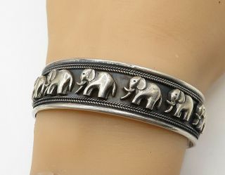 925 Sterling Silver - Vintage 3d Elephant Pattern Cuff Bracelet - B2423