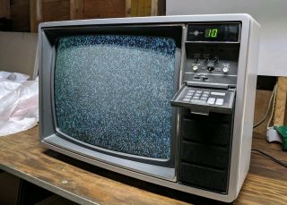 ZENITH VINTAGE TELEVISION SET 1985 SYSTEM 3 BIG 19 - INCH COLOR TV RARE 5