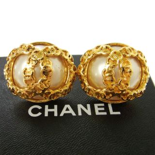Authentic Chanel Vintage Cc Logos Imitation Pearl Earrings 1.  2 - 1.  0 " Ak16655c