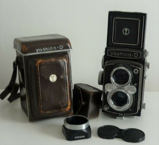 Vintage Yashica - D Tlr Camera With Case