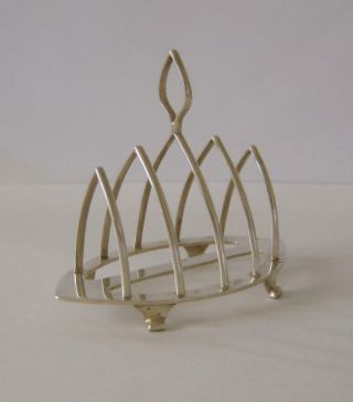 A Sterling Silver Toast Rack London 1921 Goldsmiths & Silversmiths Co 82 Grams 8