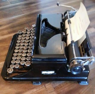 Royal Standard Portable Touch Control O Model Vintage Typewriter W/case