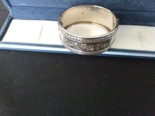 VINTAGE STERLING SILVER DESIGN BANGLE,  BRACELET.  With ENGRAVED Rose ' s in Gold 2