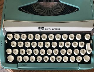 Vintage Smith Corona Corsair Deluxe Portable Typewriter Teal Blue w/Case 4