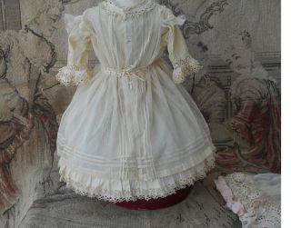 Gorgeous antique dress and hat for 24 - 26 