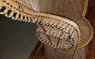 VINTAGE WICKER,  RATTAN PEACOCK CHAIR 70 ' s BOHO Cobra 6