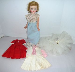 Vintage Madame Alexander Jointed Cissy Doll W/outfits