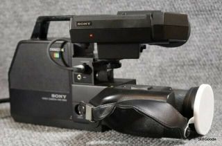 Vintage Sony HVC - 2200 Trinicon Professional Color Video Camera Camcorder & Case 3