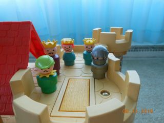 Vintage Fisher Price 993 Little People Castle w/ Little People & Accessories 5