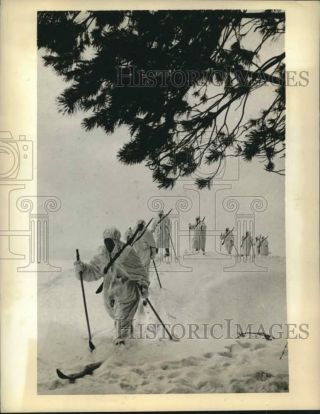 1941 Press Photo Russian Troops On Practice Ski March Near Moscow - Nox44692
