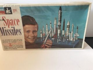 Monogram Ps - 221 1/128 Us Space Missiles Model Kit Vintage