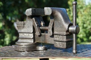 VINTAGE COLUMBIAN 3  JAW BENCH VISE W/SWIVEL BASE & PIPE GRIPS NO.  C43 3