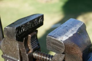 VINTAGE COLUMBIAN 3  JAW BENCH VISE W/SWIVEL BASE & PIPE GRIPS NO.  C43 6