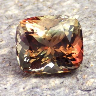 GREEN - COPPER PEACH OREGON SUNSTONE 6.  47Ct FLAWLESS - EXTREMELY RARE COLOR BLEND 4