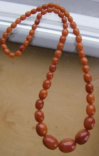 STUNNING,  VINTAGE BUTTERSCOTCH AMBER BAKELITE FLAPPER NECKLACE,  59g 2