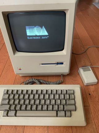 Vintage Apple Macintosh 128k Personal Computer M0001 / Keyboard & Mouse