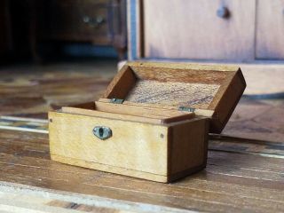 Antique Dollhouse Miniature Artisan Wood Box 1:12 2