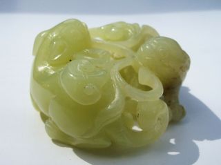 Chinese vintage carved (green hue) celadon jade Two Kylins openwork pendant 5