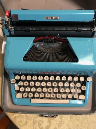Vintage 1950 ' s Royal quiet de luxe typewriter plus ribbons 4