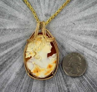 VINTAGE ANTIQUE CAMEO PENDANT NECKLACE CARVED ITALIAN SHELL - 14KT ROLLED GOLD 2