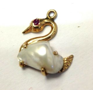 Vintage 14K Yellow Gold Mother of Pearl Swan Bird Charm Pendant with Ruby 2