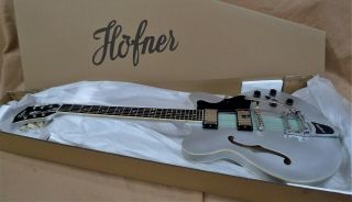 Hofner Hct - Vth - Sgr Verythin Rare Limited Edition Silver With Green Stripe Bigsby