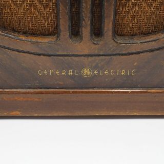 30 ' s Vintage General Electric GE Model E - 50 Table Top Tube Radio 2