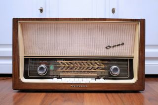 Full Restored,  Serviced Telefunken Opus 8 Vintage Tube Radio Valve Amp Diamond
