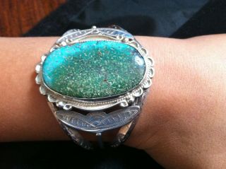 VINTAGE STERLING w/ LARGE TURQUOISE STONE NAVAJO EDGING CUFF 2