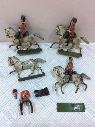 4 X Vintage Lead Toy Soldiers And Horses For Spares (20)