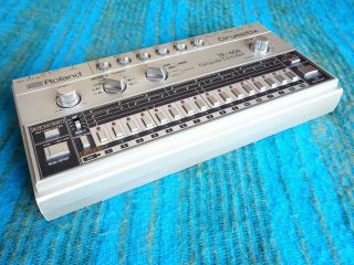 Roland TR - 606 Drumatix Analog Drum Machine Synthesizer 80 ' s Vintage - D201 2