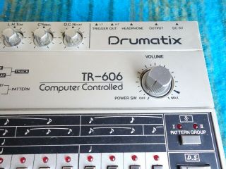 Roland TR - 606 Drumatix Analog Drum Machine Synthesizer 80 ' s Vintage - D201 5