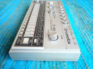 Roland TR - 606 Drumatix Analog Drum Machine Synthesizer 80 ' s Vintage - D201 9