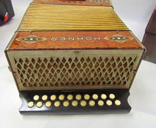 VINTAGE HOHNER 2 ROW CONCERTINA BUTTON ACCORDION SQUEEZEBOX 21 KEYS 8 BASS 3