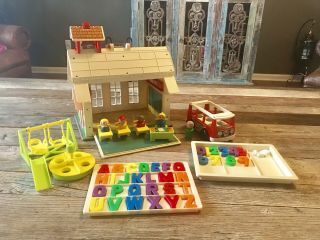 Vintage Fisher Price Little People 923 Play Family Set School House Bus
